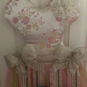 TuTu Bow Holder